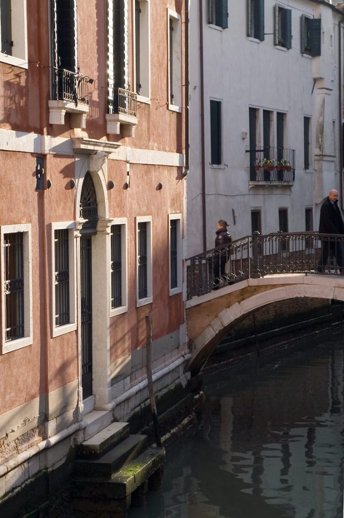 venetian plaster walls in buildings in venice